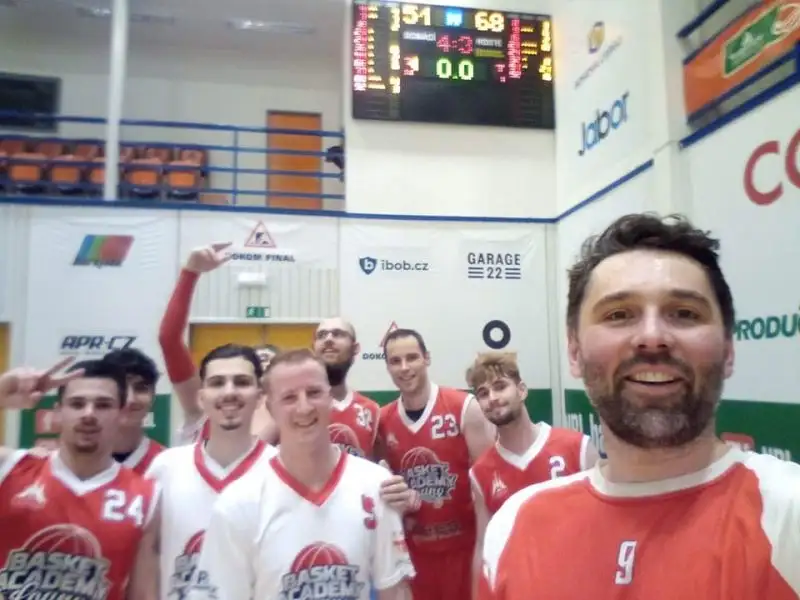 Muži vezou z Děčína návrat na 1.