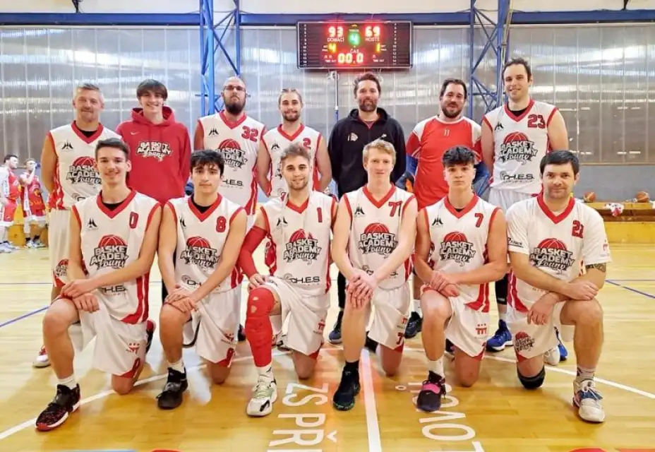 Muži postupují do finále play-off!